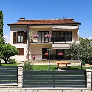 Apartman Diana, Krsan