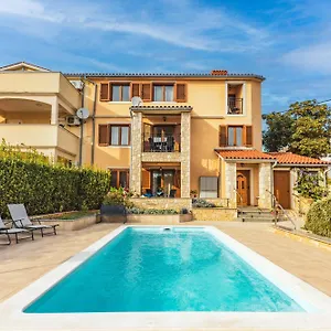 Appartamento Krasa Sea View Apartmants With Pool, Ližnjan